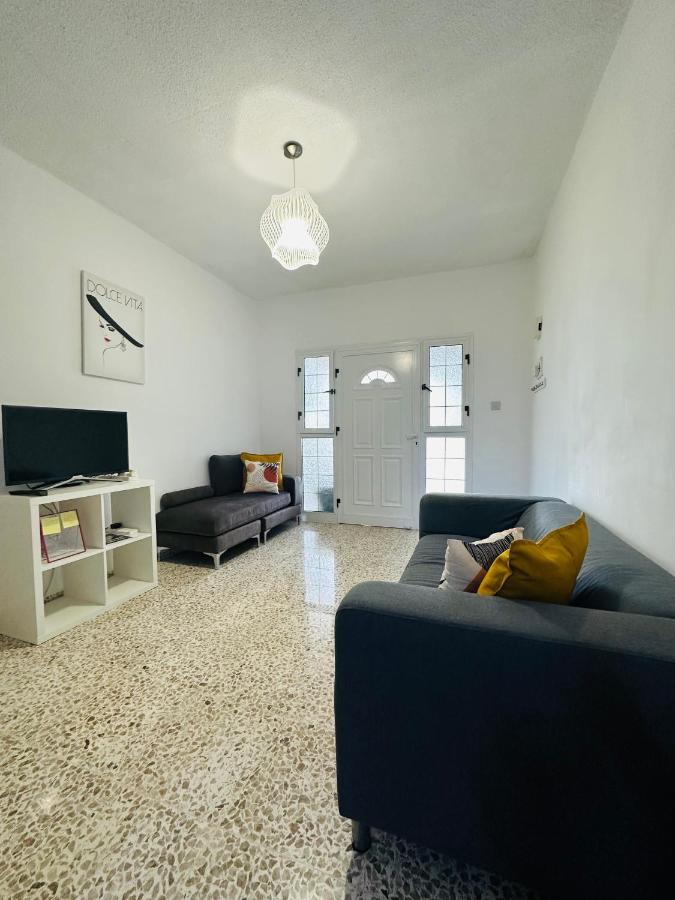 Arya Seaview Apartment In The Heart Of Coral Bay (Adults Only) Exteriör bild